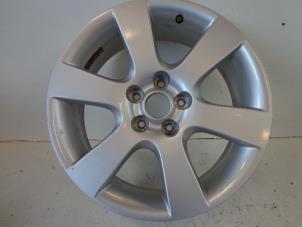 Used Wheel Hyundai Santa Fe II (CM) 2.2 CRDi 16V 4x4 Price € 50,00 Margin scheme offered by Autobedrijf Broekhuis B.V.