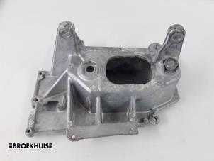 Used Gearbox mount Nissan Juke (F15) 1.6 16V Price € 25,00 Margin scheme offered by Autobedrijf Broekhuis B.V.