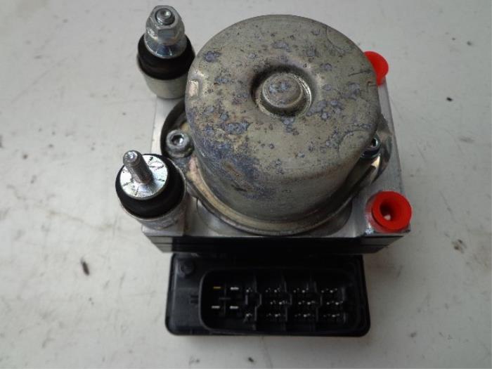 Gebrauchte ABS Pumpe Daihatsu Cuore (L251/271/276) 1.0 12V DVVT Preis € 40,00 Margenregelung angeboten von Autobedrijf Broekhuis B.V.
