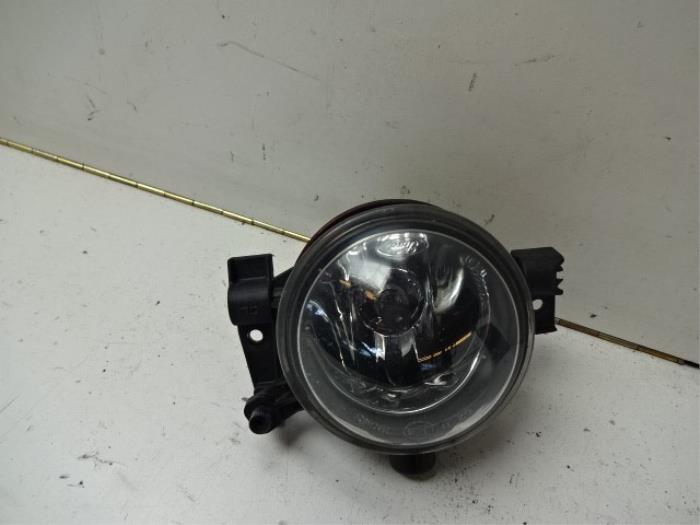 Fog light, front right from a Ford Focus 2 1.8 16V Flexifuel 2007