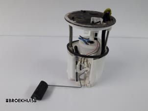 Usados Bomba eléctrica de combustible Suzuki Swift (ZA/ZC/ZD1/2/3/9) 1.3 VVT 16V Precio € 30,00 Norma de margen ofrecido por Autobedrijf Broekhuis B.V.