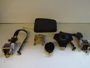 Usagé Kit + module airbag Toyota RAV4 (A2) 2.0 16V VVT-i 4x4 Prix € 75,00 Règlement à la marge proposé par Autobedrijf Broekhuis B.V.
