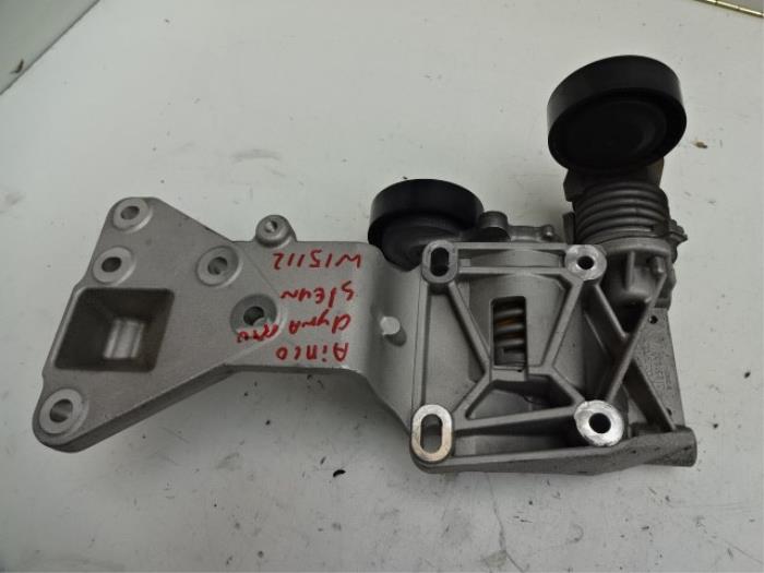 Air conditioning bracket from a Volvo C70 (MC) 2.5 T5 20V 2011