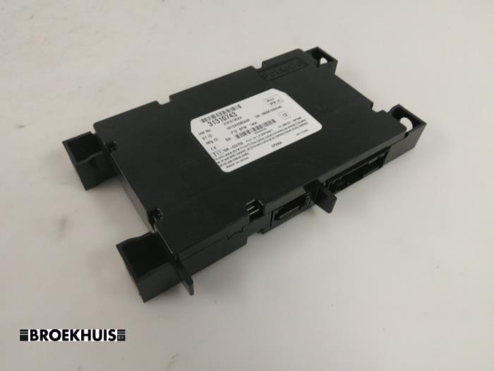 Begagnade Telefonmodul Volvo C70 (MC) 2.5 T5 20V Pris € 40,00 Marginaltabell erbjuds av Autobedrijf Broekhuis B.V.