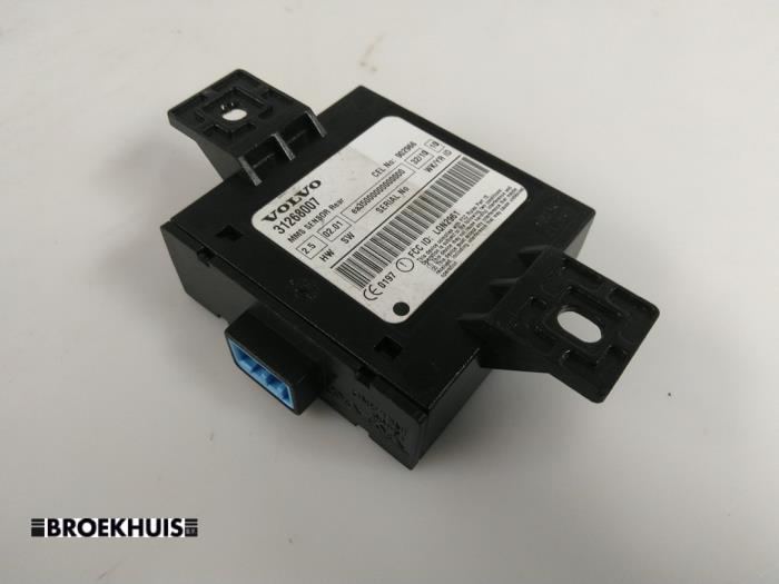 Begagnade Larmmodul Volvo C70 (MC) 2.5 T5 20V Pris € 35,00 Marginaltabell erbjuds av Autobedrijf Broekhuis B.V.