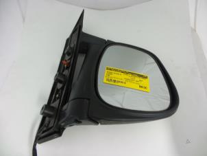 Gebrauchte Außenspiegel rechts Hyundai H-1/Starex 2.5 CRDi 16V Preis € 50,00 Margenregelung angeboten von Autobedrijf Broekhuis B.V.