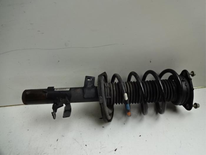 Front shock absorber rod, left from a Ford Focus 3 Wagon 1.6 SCTi 16V 2012