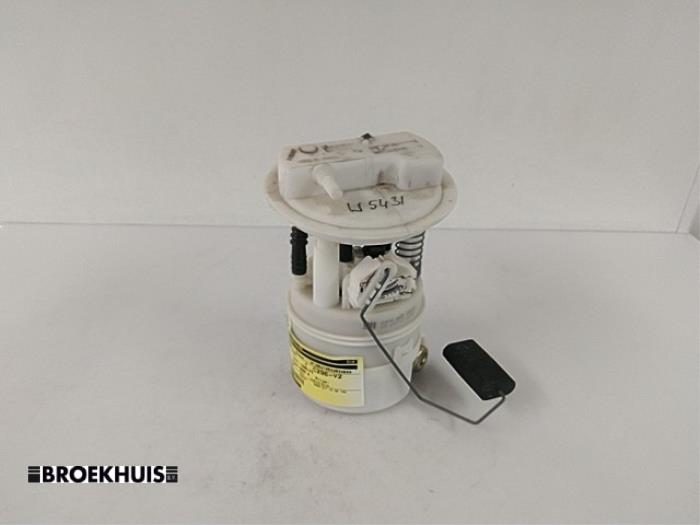 Usagé Pompe d'injection Renault Clio II (BB/CB) 1.2 16V Prix € 20,00 Règlement à la marge proposé par Autobedrijf Broekhuis B.V.