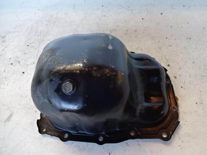 Gebrauchte Ölwanne Peugeot 107 1.0 12V Preis € 25,00 Margenregelung angeboten von Autobedrijf Broekhuis B.V.