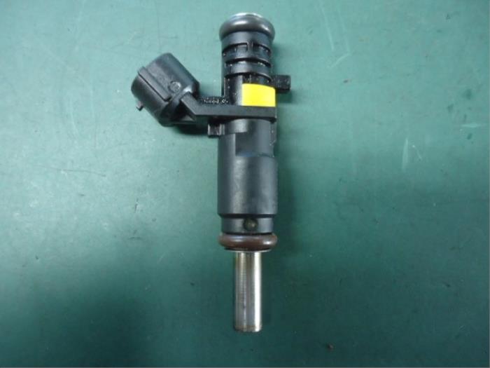 Injektor (Benzineinspritzung) van een Peugeot 207 SW (WE/WU) 1.6 16V VTRi 2010