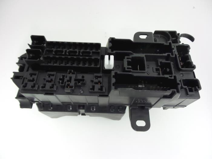Caja de fusibles de un Daihatsu Cuore (L251/271/276) 1.0 12V DVVT 2011