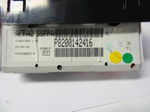 Innerdisplay från en Renault Scénic I (JA) 1.6 16V 2002