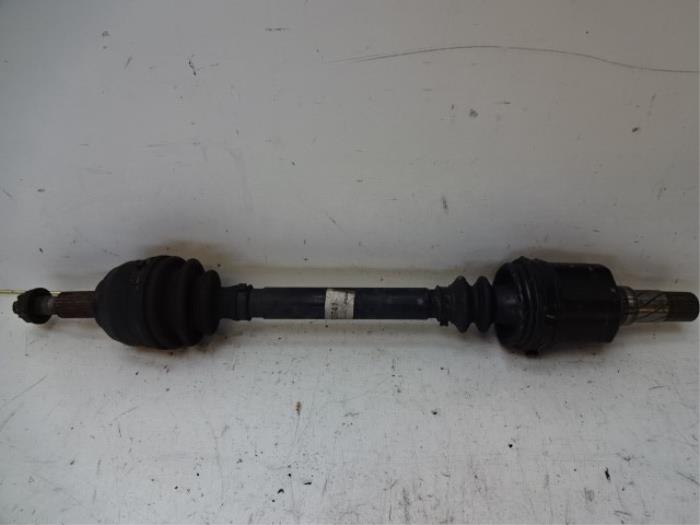 Gebrauchte Antriebswelle links vorne Renault Megane II Grandtour (KM) 1.9 dCi 120 Preis € 20,00 Margenregelung angeboten von Autobedrijf Broekhuis B.V.