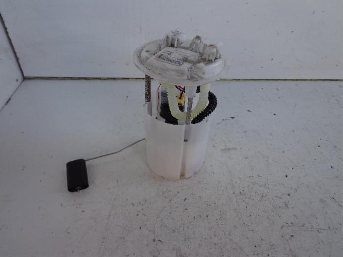 Usagé Pompe à carburant Renault Megane III Grandtour (KZ) 1.5 dCi 110 Prix € 25,00 Règlement à la marge proposé par Autobedrijf Broekhuis B.V.