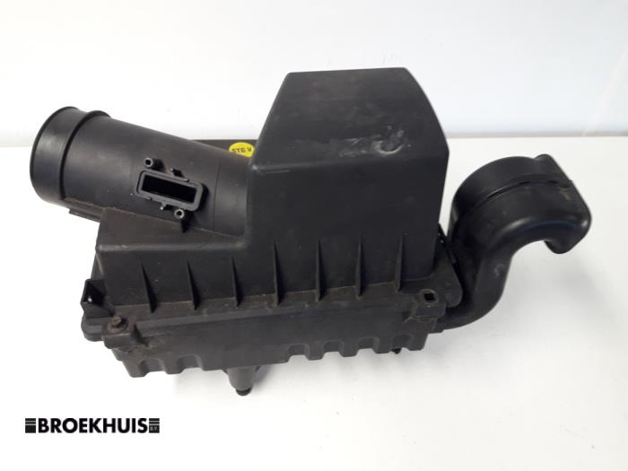 Begagnade Luftfilterhus Ford Transit Connect 1.8 TDCi 90 Pris € 30,25 Inklusive moms erbjuds av Autobedrijf Broekhuis B.V.