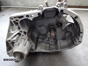 Used Gearbox Renault Twingo (C06) 1.2 SPi Phase I Price on request offered by Autobedrijf Broekhuis B.V.