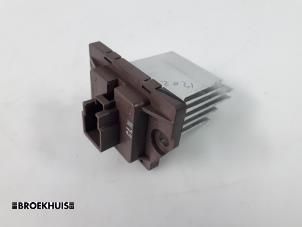 Used Heater resistor Hyundai Santa Fe II (CM) 2.2 CRDi 16V 4x2 Price € 15,00 Margin scheme offered by Autobedrijf Broekhuis B.V.