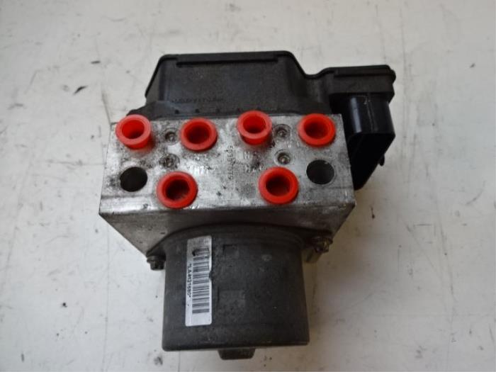 Used ABS pump Ford S-Max (GBW) 2.0 TDCi 16V 140 Price € 50,00 Margin scheme offered by Autobedrijf Broekhuis B.V.