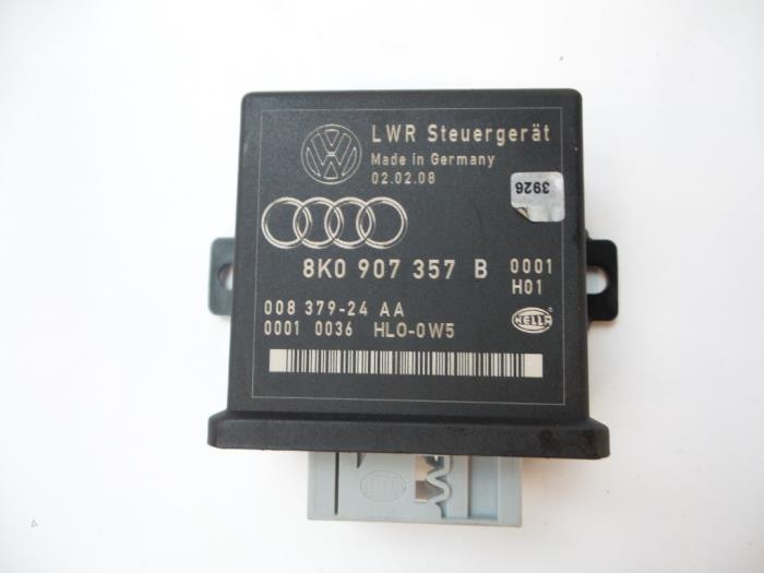 Usagé Module Xenon Audi A4 (B8) 2.0 TDI 16V Prix € 50,00 Règlement à la marge proposé par Autobedrijf Broekhuis B.V.