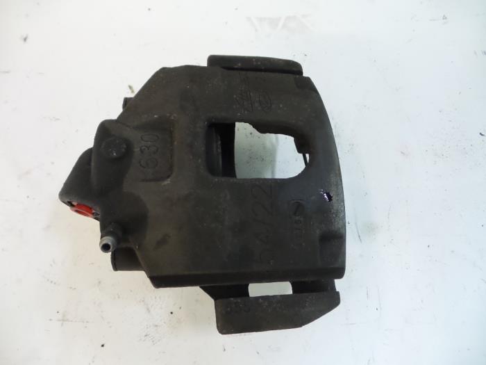 Gebrauchte Bremszange rechts vorne Ford Fiesta 5 (JD/JH) 1.4 TDCi Preis € 20,00 Margenregelung angeboten von Autobedrijf Broekhuis B.V.