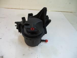 Used Fuel filter housing Ford Fiesta 5 (JD/JH) 1.4 TDCi Price € 20,00 Margin scheme offered by Autobedrijf Broekhuis B.V.