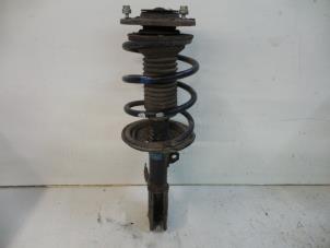 Used Front shock absorber rod, left Toyota Avensis Wagon (T25/B1E) 2.2 D-4D 16V D-CAT Price € 40,00 Margin scheme offered by Autobedrijf Broekhuis B.V.