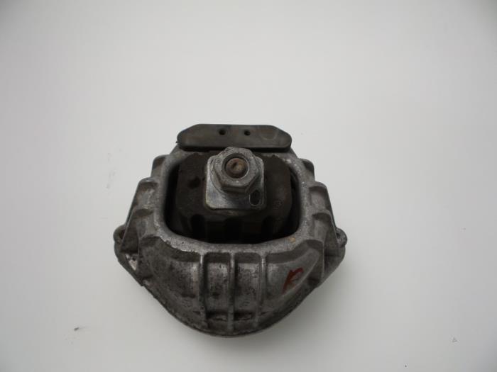 Used Engine mount BMW 3 serie Touring (E91) 320d 16V Corporate Lease Price € 10,00 Margin scheme offered by Autobedrijf Broekhuis B.V.