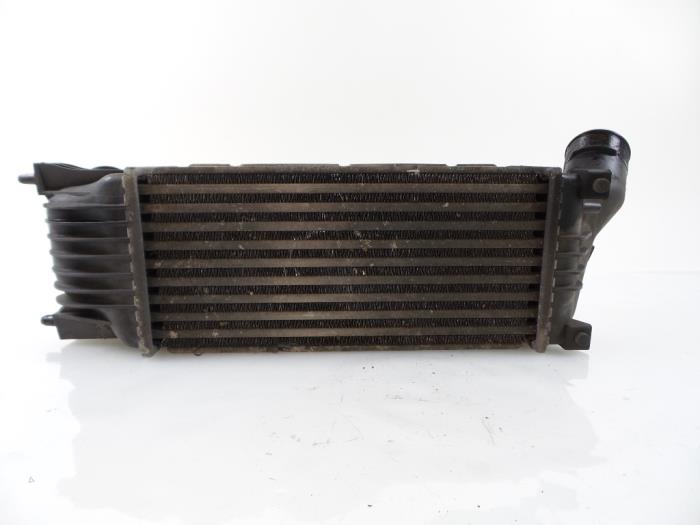 Usagé Intercooler Peugeot 407 (6D) 2.0 HDiF 16V Prix € 40,00 Règlement à la marge proposé par Autobedrijf Broekhuis B.V.