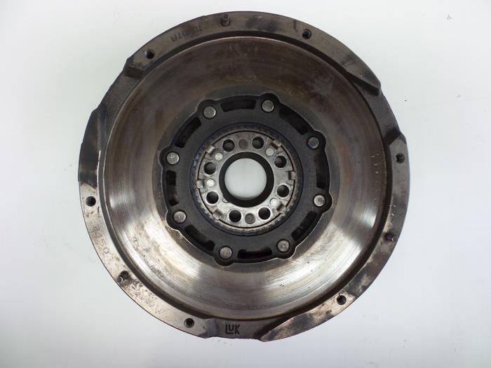 Flywheel from a Toyota Avensis Wagon (T27) 2.0 16V D-4D-F 2010