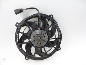 Usagé Ventilateur moteur Volkswagen Sharan (7M8/M9/M6) 1.9 TDI 115 Prix € 35,00 Règlement à la marge proposé par Autobedrijf Broekhuis B.V.