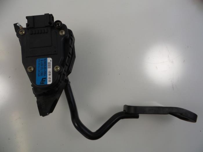 Begagnade Gaspedal Volkswagen Sharan (7M8/M9/M6) 1.9 TDI 115 Pris € 20,00 Marginaltabell erbjuds av Autobedrijf Broekhuis B.V.