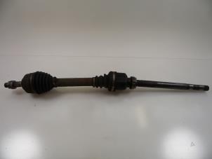 Used Front drive shaft, right Peugeot 307 CC (3B) 2.0 HDIF 16V Price € 25,00 Margin scheme offered by Autobedrijf Broekhuis B.V.