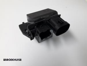 Usagé Résistance ventilateur Peugeot 307 CC (3B) 2.0 HDIF 16V Prix € 15,00 Règlement à la marge proposé par Autobedrijf Broekhuis B.V.