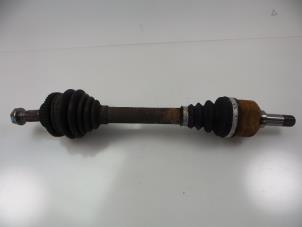 Used Front drive shaft, left Peugeot 206 CC (2D) 1.6 HDI 16V FAP Price € 25,00 Margin scheme offered by Autobedrijf Broekhuis B.V.