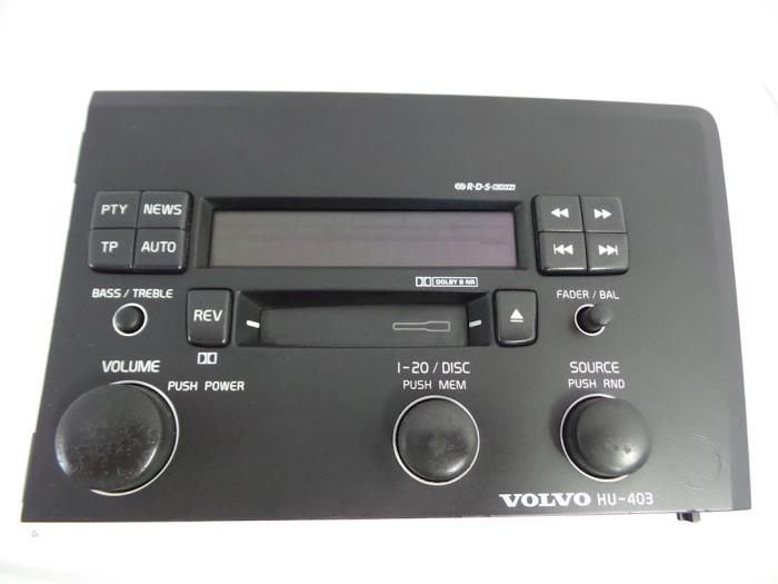 Używane Radio/Kasety Volvo V70 (SW) 2.4 20V 170 Cena € 35,00 Procedura marży oferowane przez Autobedrijf Broekhuis B.V.