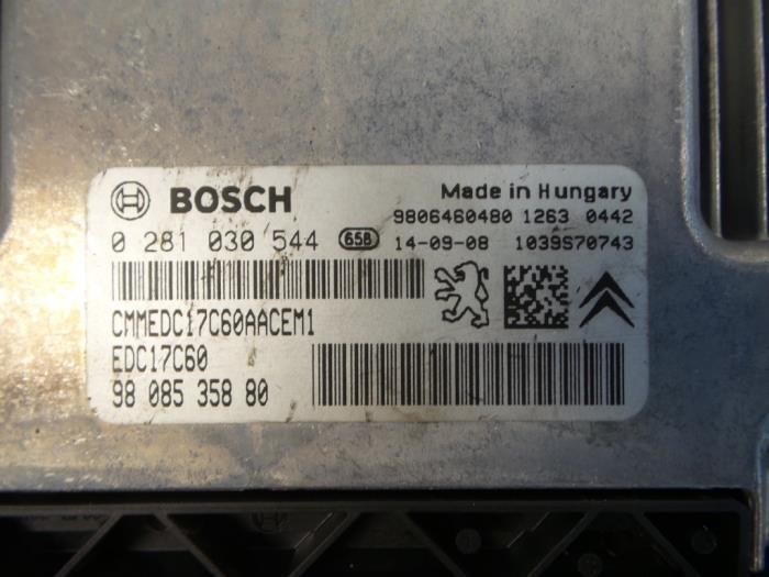 Ordenadores de inyección de un Peugeot 308 SW (L4/L9/LC/LJ/LR) 1.6 BlueHDi 120 2014