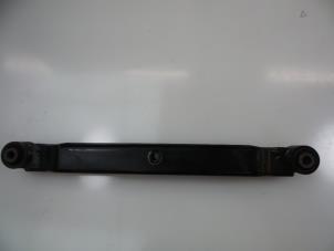 Used Rear wishbone, left Nissan Qashqai (J10) 2.0 16V Price € 50,00 Margin scheme offered by Autobedrijf Broekhuis B.V.