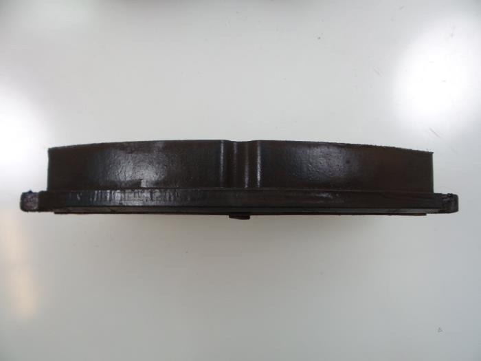 Front brake pad from a Peugeot 307 (3A/C/D) 1.6 16V 2003