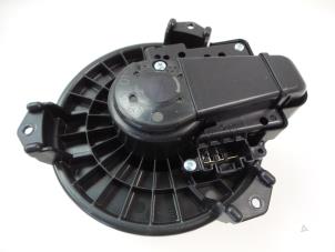 Usagé Ventilateur chauffage Toyota Yaris III (P13) 1.33 16V Dual VVT-I Prix € 50,00 Règlement à la marge proposé par Autobedrijf Broekhuis B.V.