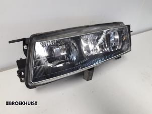 Used Headlight, right Mitsubishi Galant (EA/EC) 2.5 V6 24V Price € 30,00 Margin scheme offered by Autobedrijf Broekhuis B.V.