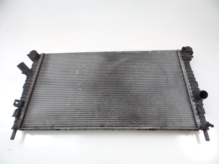 Usagé Radiateur Ford Focus 2 Wagon 1.6 TDCi 16V 110 Prix € 40,00 Règlement à la marge proposé par Autobedrijf Broekhuis B.V.