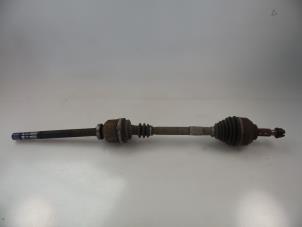 Used Front drive shaft, right Renault Espace (JK) 1.9 dCi Expression Price € 20,00 Margin scheme offered by Autobedrijf Broekhuis B.V.