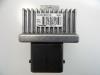 Glow plug relay from a Renault Captur (2R), 2013 1.5 Energy dCi 90 FAP, SUV, Diesel, 1.461cc, 66kW (90pk), FWD, K9K608; K9KB6; K9K609; K9KD6; K9K628; K9KE6; K9K629; K9K838, 2013-06 2014
