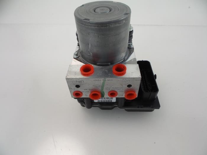 Begagnade ABS-pump Landrover Range Rover Sport (LS) 3.0 S TDV6 Pris € 150,00 Marginaltabell erbjuds av Autobedrijf Broekhuis B.V.