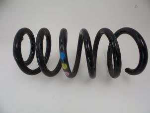 Used Rear coil spring Renault Clio IV Estate/Grandtour (7R) 0.9 Energy TCE 12V Price € 35,00 Margin scheme offered by Autobedrijf Broekhuis B.V.