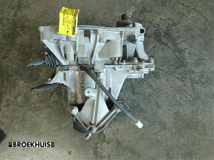 Usagé Boîte de vitesse Renault Clio II (BB/CB) 1.2 16V Prix sur demande proposé par Autobedrijf Broekhuis B.V.