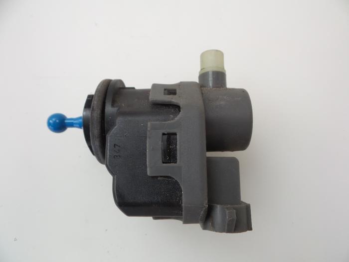 Headlight level adjustment motor