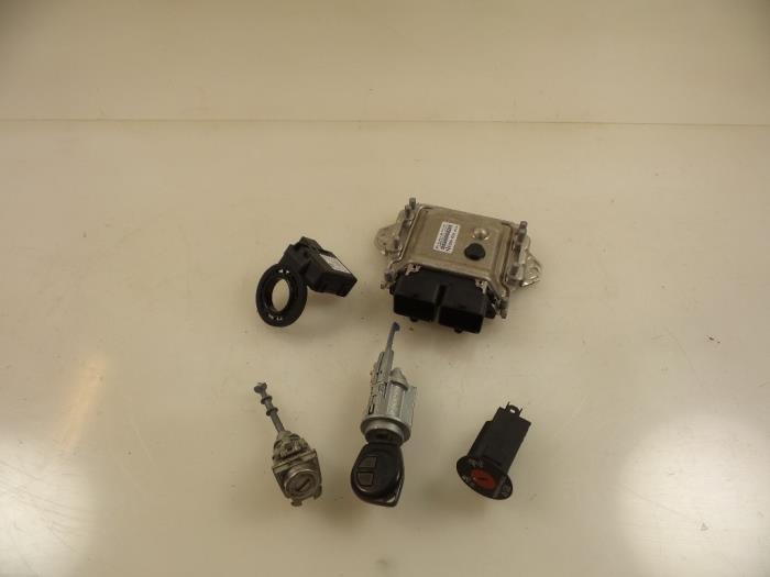 Used Injection computer Suzuki Splash 1.0 12V Price € 150,00 Margin scheme offered by Autobedrijf Broekhuis B.V.