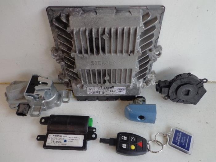 Used Injection computer Volvo V50 (MW) 2.0 D 16V Price € 75,00 Margin scheme offered by Autobedrijf Broekhuis B.V.