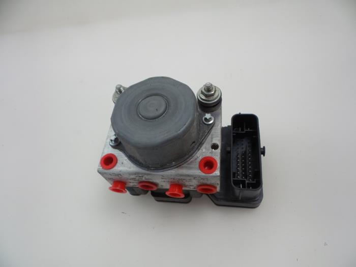 Gebrauchte ABS Pumpe Fiat Panda (312) 0.9 TwinAir 65 Preis € 50,00 Margenregelung angeboten von Autobedrijf Broekhuis B.V.